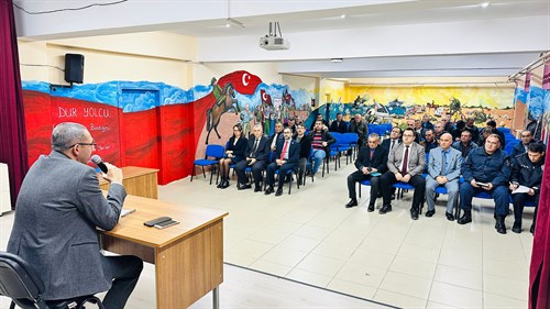 SAYIN KAYMAKAMIMIZ BAŞKANLIĞINDA YILIN SON MUHTARLAR TOPLANTISI GERÇEKLEŞTİRİLDİ