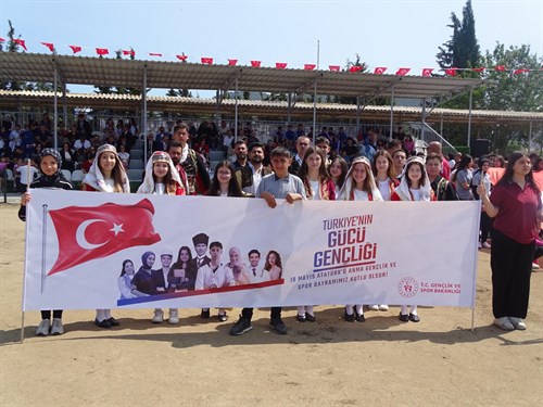 HAVRANDA 19 MAYIS ATATÜRK'Ü ANMA, GENÇLİK VE SPOR BAYRAMI COŞKUYLA KUTLANDI